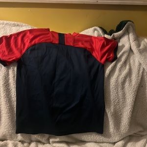 Athletic short sleeve shirt